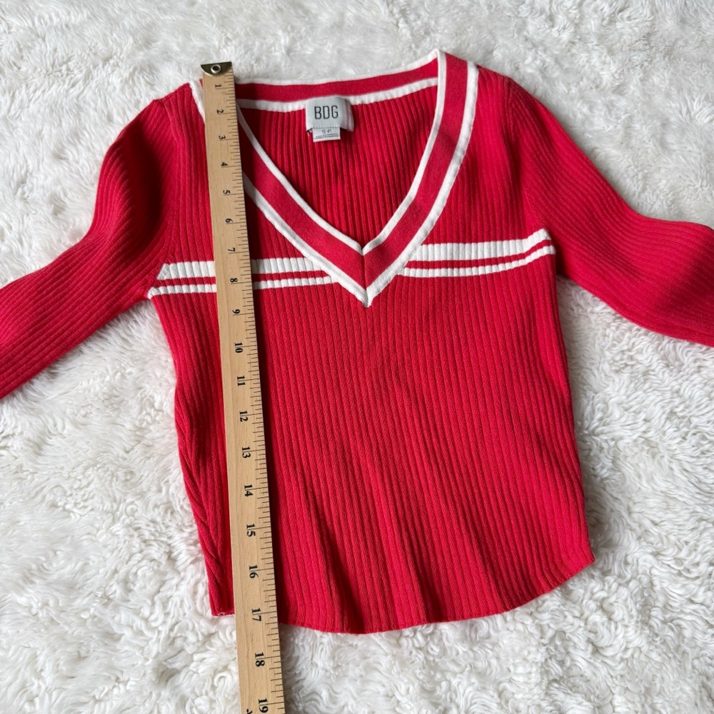 BDG Woman Red Ribbed V-Neck Crop Knit Sweater Top SMALL Tenniscore Preppy Chic - Picture 5 of 8